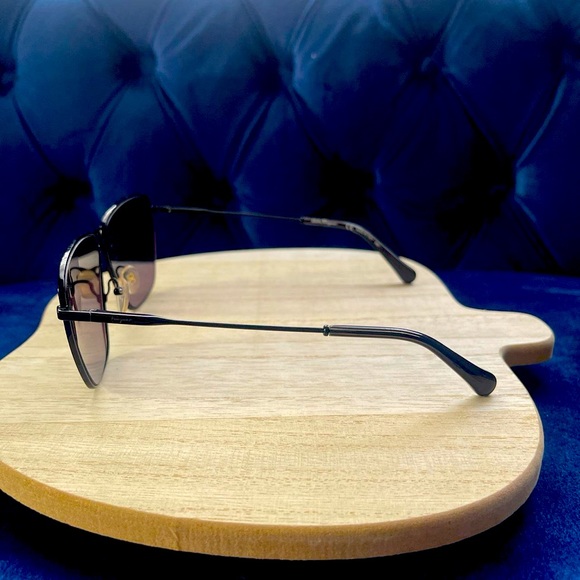 Salvatore Ferragamo Designer Sunglasses - Picture 3 of 3